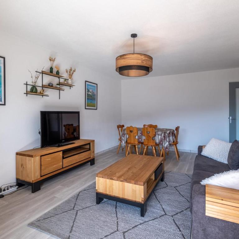 DUCS DE SAVOIE - Comfortable flat a stone's throw from the old town - Apartment - 24