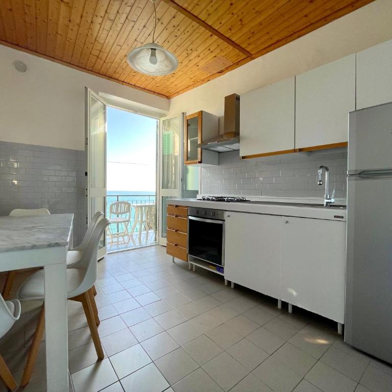 Families or Groups 3 Terrazzi Penthouse on Sea w Ac - Apartment mit Terrasse - 9
