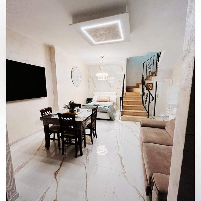 Palazzo in Corte - Nel cuore di Bari - Appartamento con 2 Camere da Letto - 2