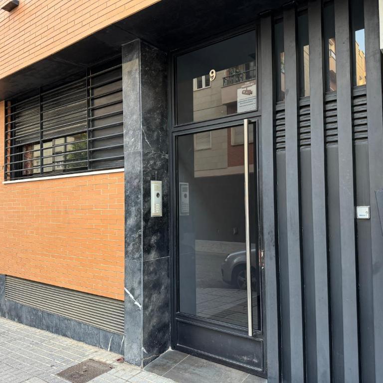 Dúplex céntrico con terraza y parking gratuito - Two-Bedroom Apartment - 33