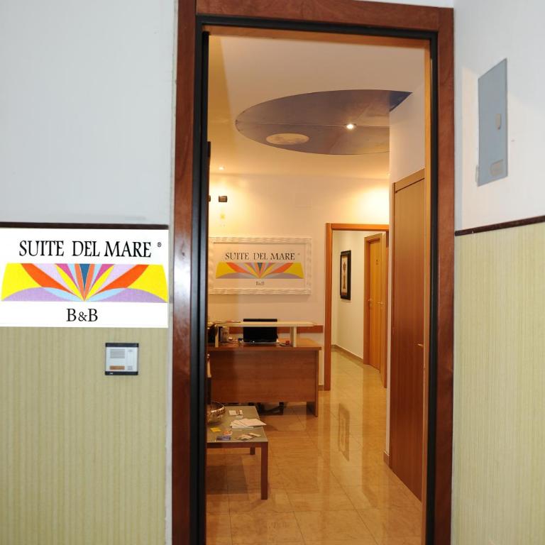 Suitedelmare - Monolocale con Cucina e Balcone - 9
