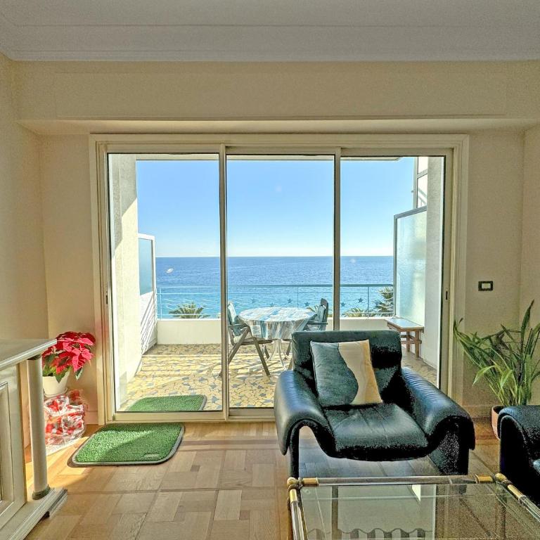 Cosy Sea Front Apartment Nice France - Appartement - Vue sur Mer - 10