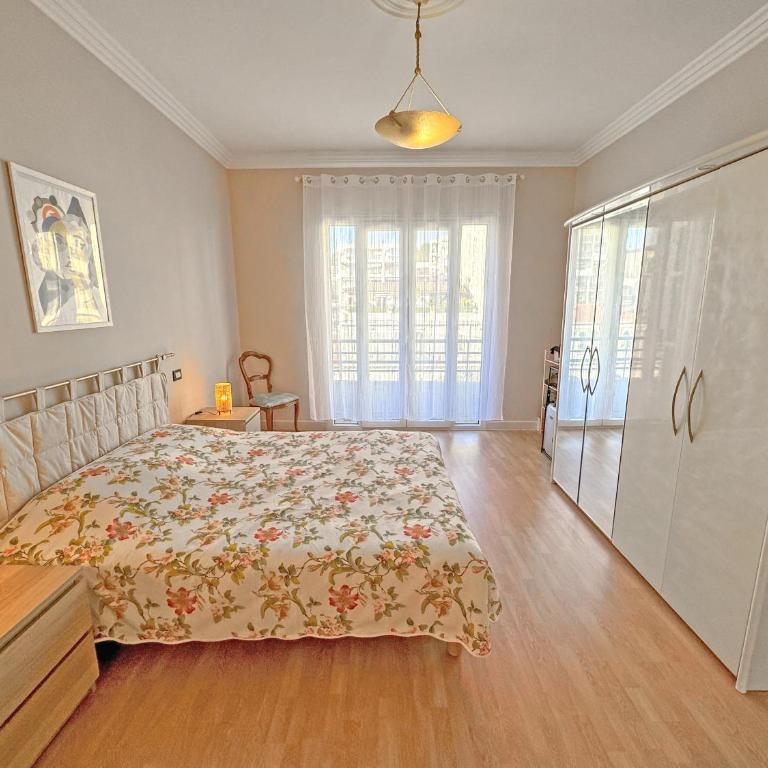 Cosy Sea Front Apartment Nice France - Appartement - Vue sur Mer - 24