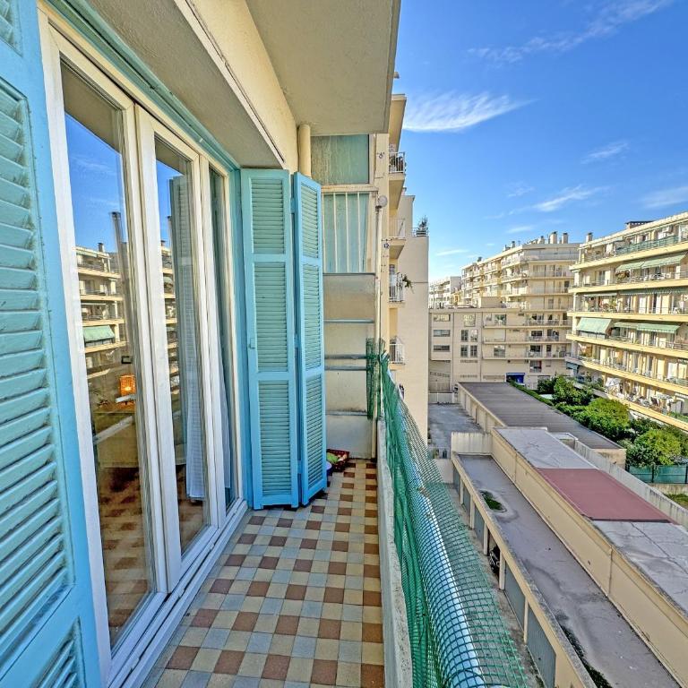 Cosy Sea Front Apartment Nice France - Appartement - Vue sur Mer - 28
