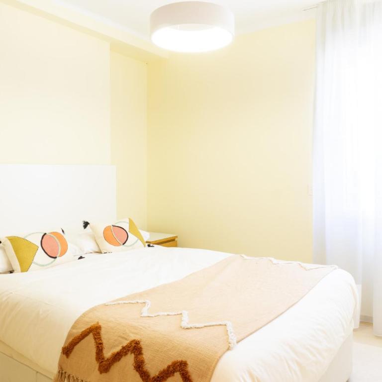 Walking to the Beach of Palo and Pegregalejo - Apartamento de 3 dormitorios - 9