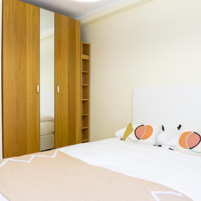 Walking to the Beach of Palo and Pegregalejo - Apartamento de 3 dormitorios - 14