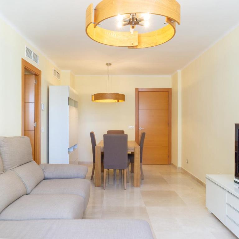 Walking to the Beach of Palo and Pegregalejo - Apartamento de 3 dormitorios - 17