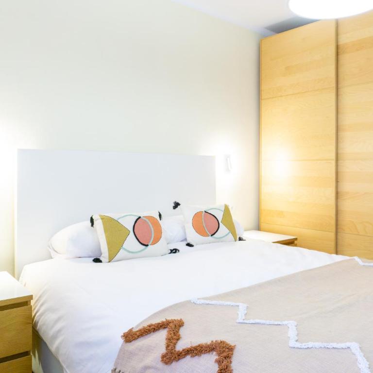 Walking to the Beach of Palo and Pegregalejo - Apartamento de 3 dormitorios - 18