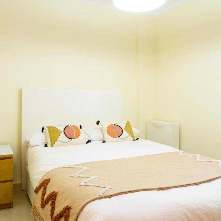 Walking to the Beach of Palo and Pegregalejo - Apartamento de 3 dormitorios - 19