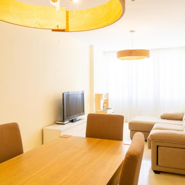 Walking to the Beach of Palo and Pegregalejo - Apartamento de 3 dormitorios - 22