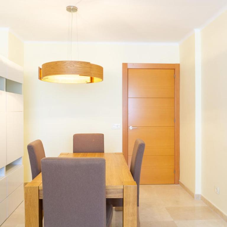 Walking to the Beach of Palo and Pegregalejo - Apartamento de 3 dormitorios - 25