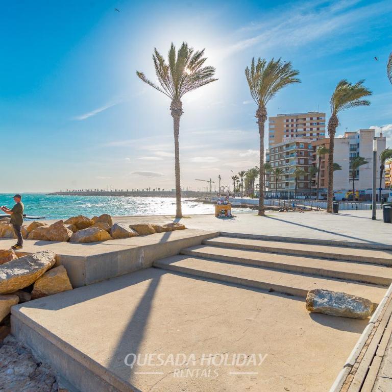 Nordic Style Top Apartment Torrevieja Centre - Three-Bedroom Apartment - 22