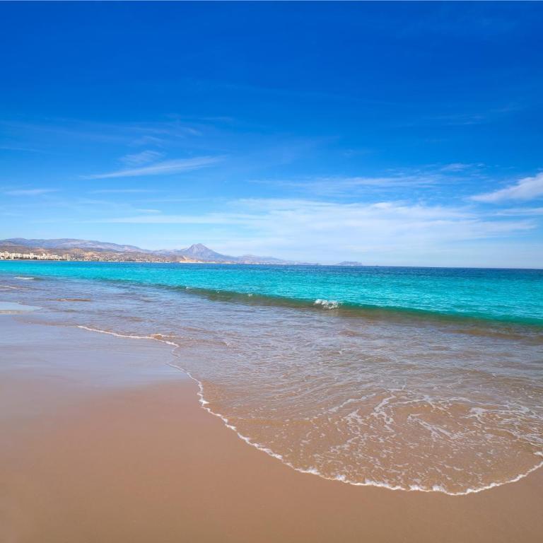 Costa Blanca Holiday Rental La Cenia I - Apartamento con vistas al mar - 18
