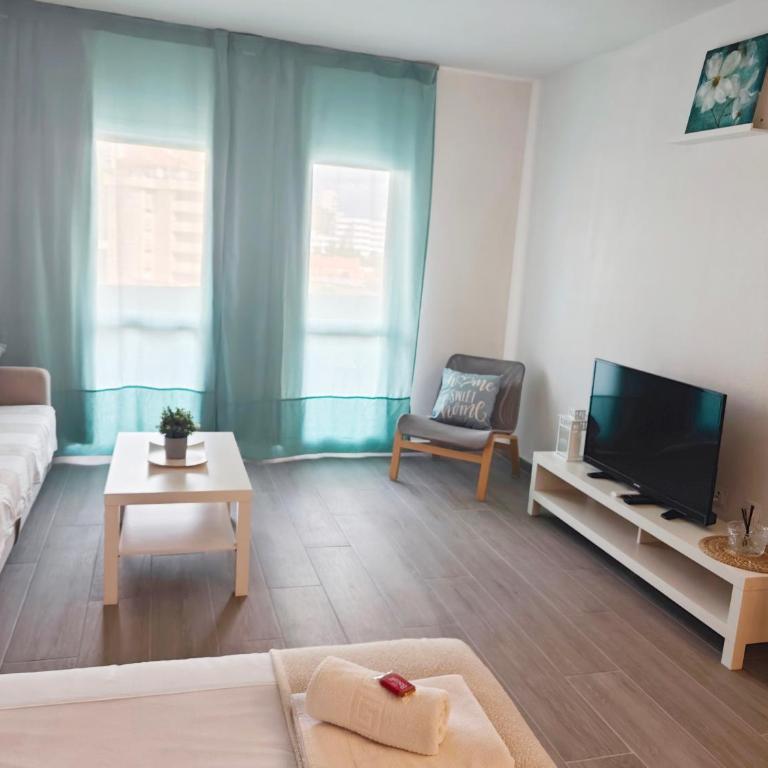 Benalbeach Casa Kito Suite 1ª Línea de playa - Estudio Deluxe con cama grande - 7
