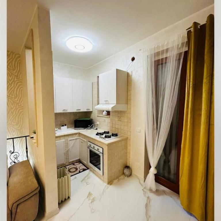 Palazzo in Corte - Nel cuore di Bari - Appartamento con 2 Camere da Letto - 3