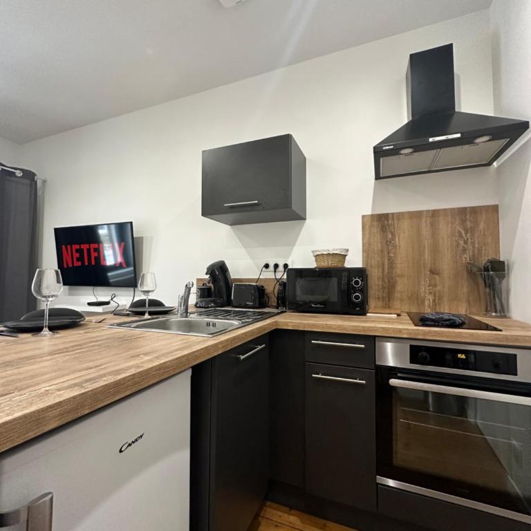 IMMEUBLE ST-PIERRE - GARE 10min - HORTILLONNAGES 5min - WIFI - TV HD - Estudio Superior - 5