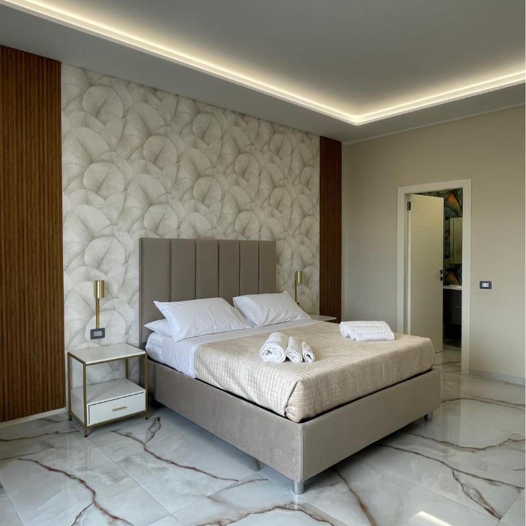 Napoli Central Suites - Camera King Superior - 7