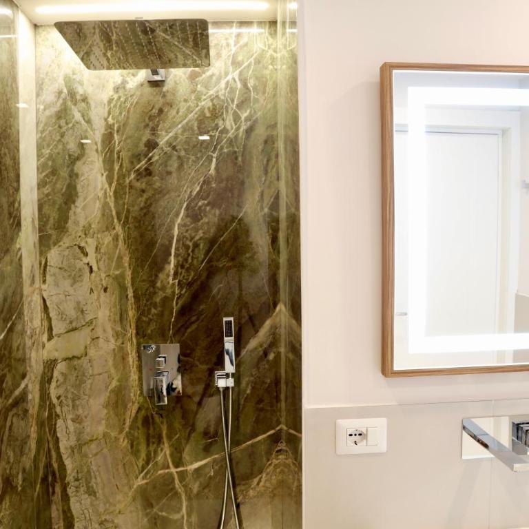 Domus Maxima - Rome Suite & Rooms - Camera Tripla Deluxe - 2