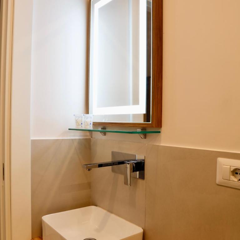 Domus Maxima - Rome Suite & Rooms - Camera Deluxe - 2