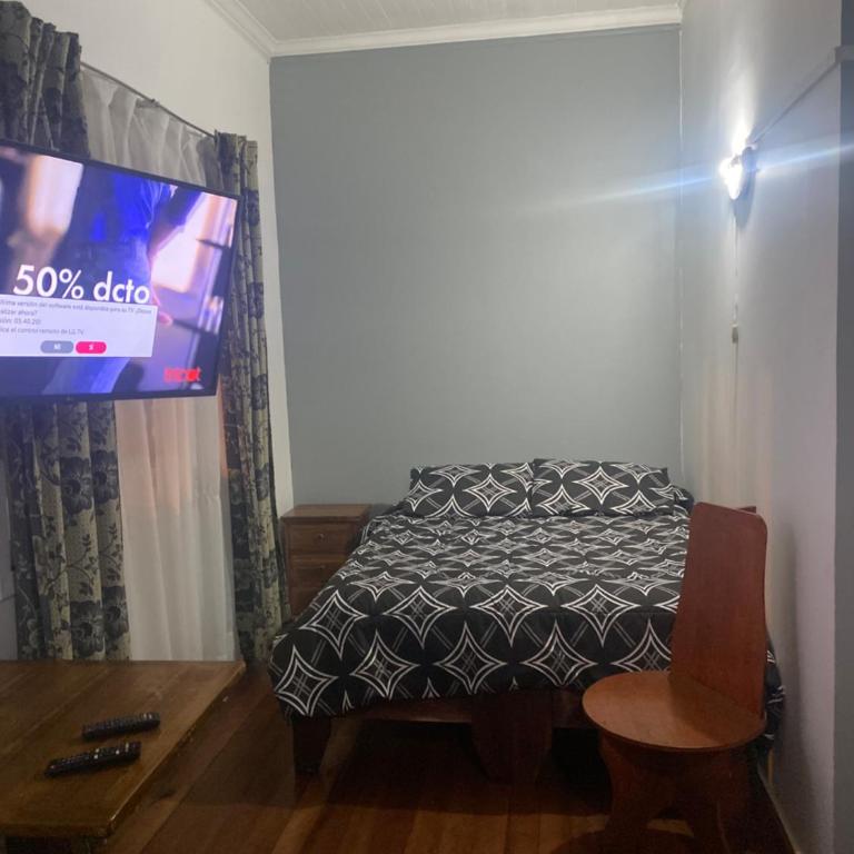 Hostal Papo - Family Room with Private Bathroom - 4