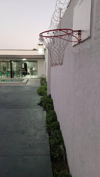 Casa quinta con jacuzzi piscina y parrilla en Resistencia - Casa de 2 dormitorios - 64