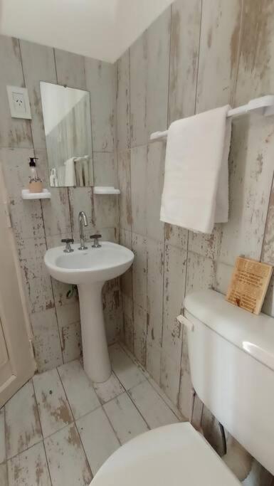Casa quinta con jacuzzi piscina y parrilla en Resistencia - Casa de 2 dormitorios - 27