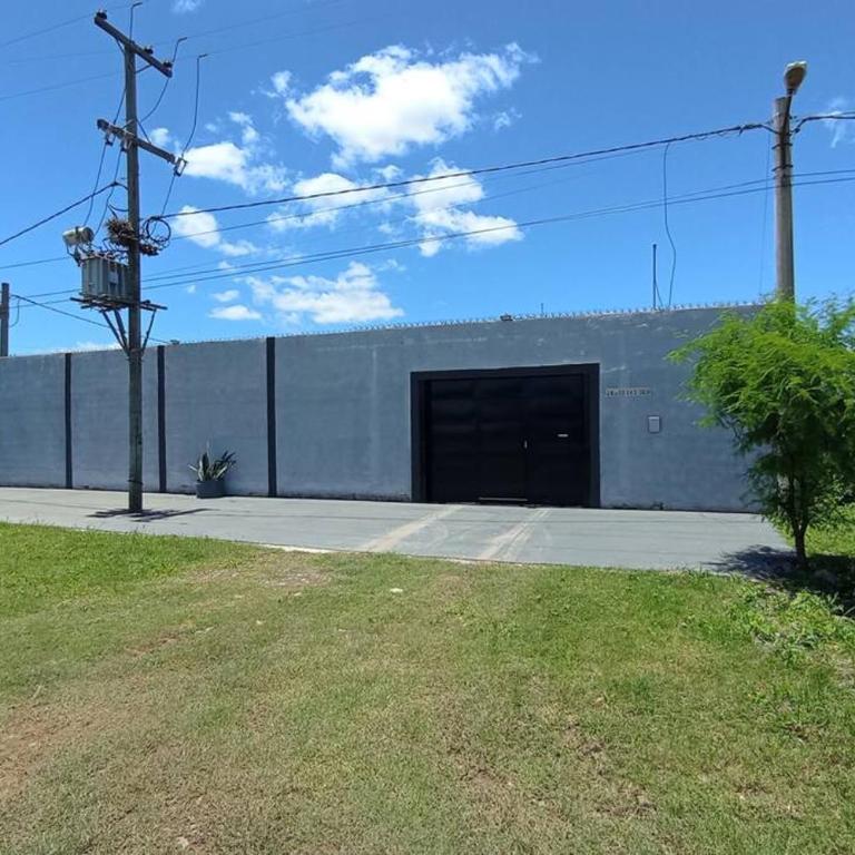 Casa quinta con jacuzzi piscina y parrilla en Resistencia - Casa de 2 dormitorios - 67