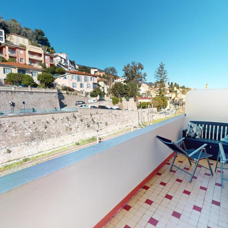 Spacieux 2P climatisé centre-ville Menton avec grande terrasse, proche plages et commerces - FR-1-196-351 - Apartment - 2