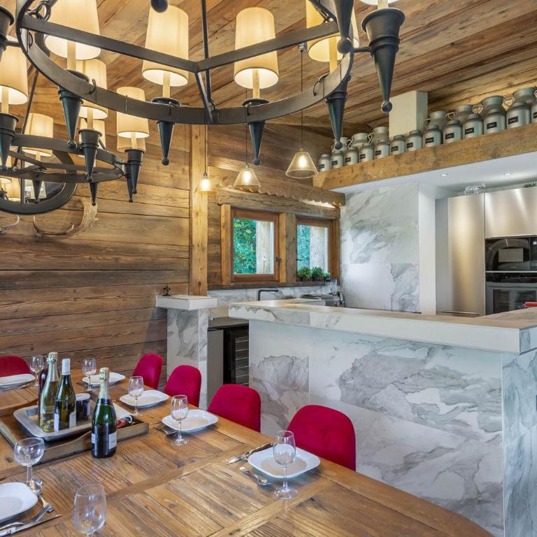 SOMPTUEUX CHALET BARON MEGEVE VUE.Jaccuzi.4 mn a pied au centre - Chalet - 31