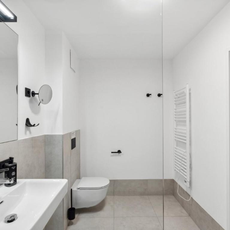 Limehome Salzburg Sterneckstr - Zimmer mit Queensize-Bett und Schlafsofa - 5