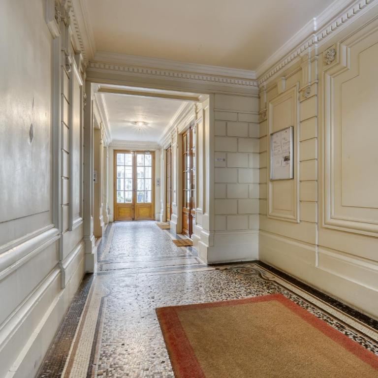 Perfect T2 at the foot of the Eiffel Tower-Paris 7 - Appartement - Rez-de-Chaussée - 13