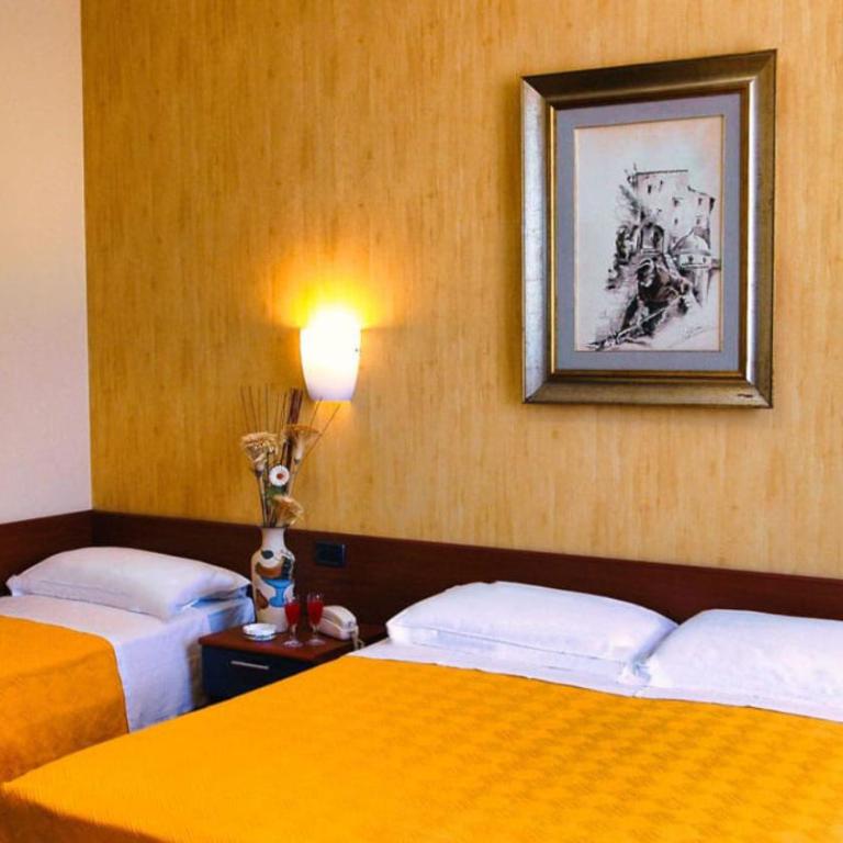 Hotel Nazionale - Camera Matrimoniale - 2