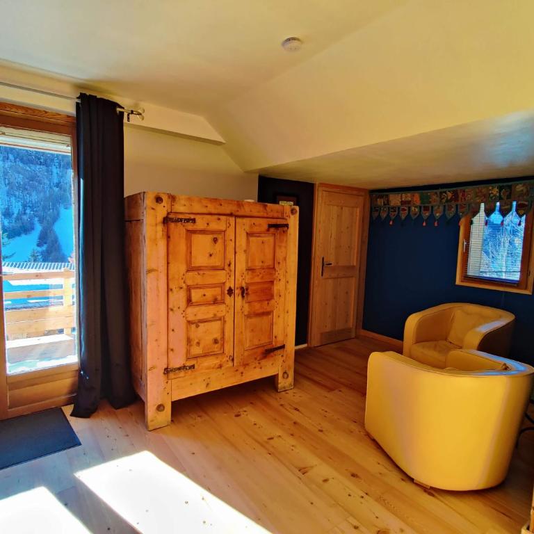Chambre d'hôtes Chalet AILLEURS - Chambre Double - Vue sur Montagne - 3