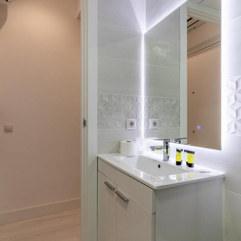 Modern studio-1Bathroom-Chueca - Studio Apartment - 21