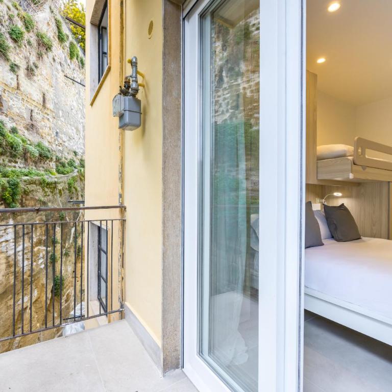 Montesanto View Rooms by Wonderful Italy - Camera Tripla con Balcone - 15