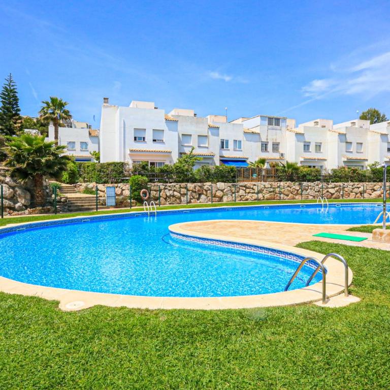 LITORAL COSTA DORADA - LAS CUMBRES Only families - Casa Unifamiliar de 3 dormitorios - 2