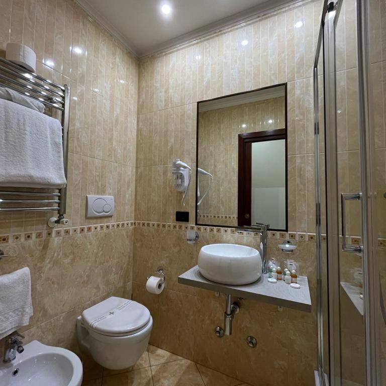 Glam Luxury Rome - Suite con Balcone - 19