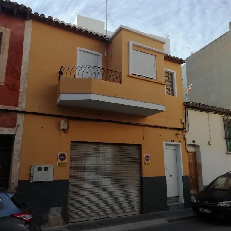 casa de tres habitaciones con parking bajo la casa - Casa de 3 dormitorios - 1