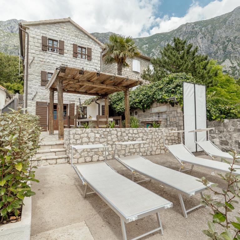 Beachfront Orahovac - Three-Bedroom Villa - 1