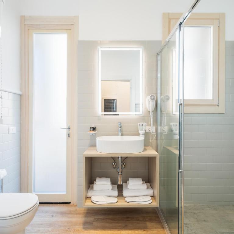Adelante Apartment - One-Bedroom Apartment - 10