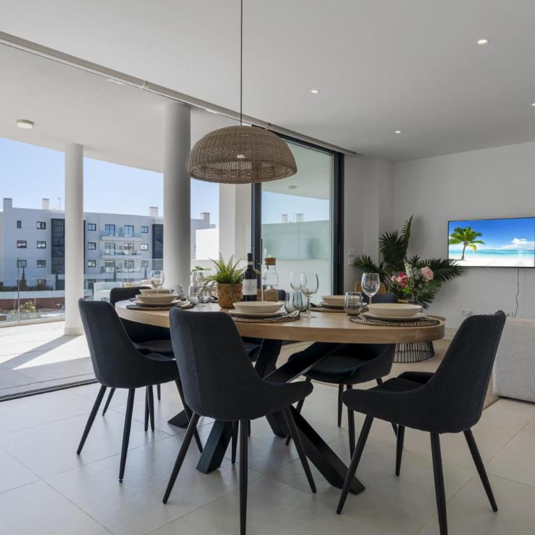 ViVi Homes - Deco Pool, Garden, Terrace & Beach - Apartment - 3