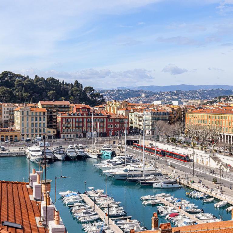 Extraordinary View on Port and Castle Hill - 1 Bdr & Parking - Appartement - 1