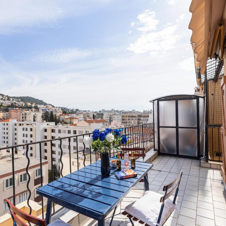 Extraordinary View on Port and Castle Hill - 1 Bdr & Parking - Appartement - 30