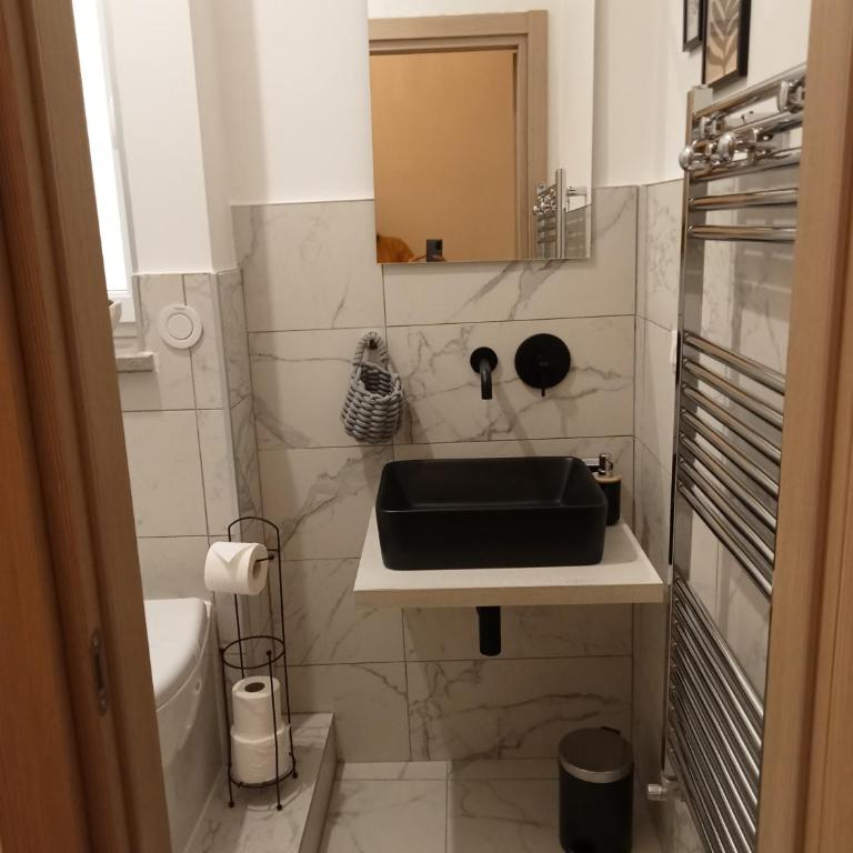 Fenix Rooms - Camera Matrimoniale con Bagno Privato Esterno - 5