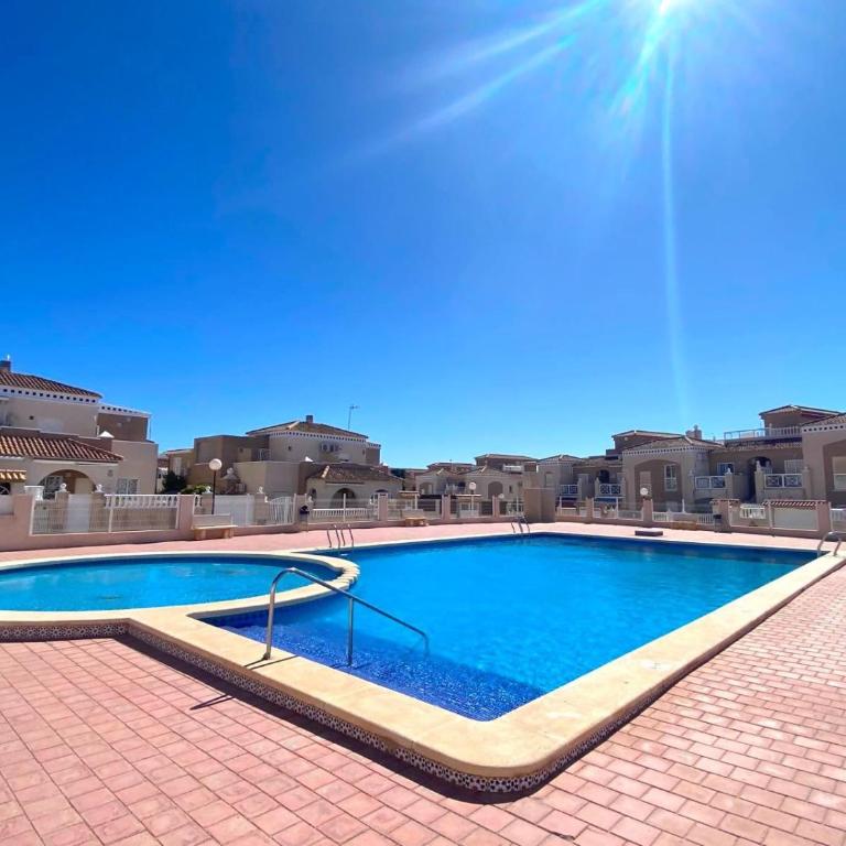 Precioso duplex en Torrevieja - Two-Bedroom Apartment - 22