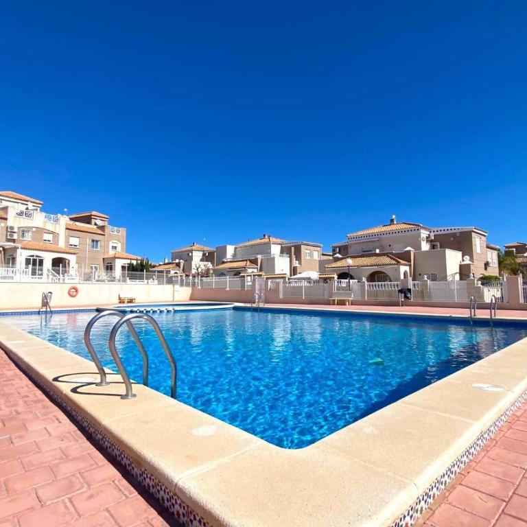 Precioso duplex en Torrevieja - Two-Bedroom Apartment - 23