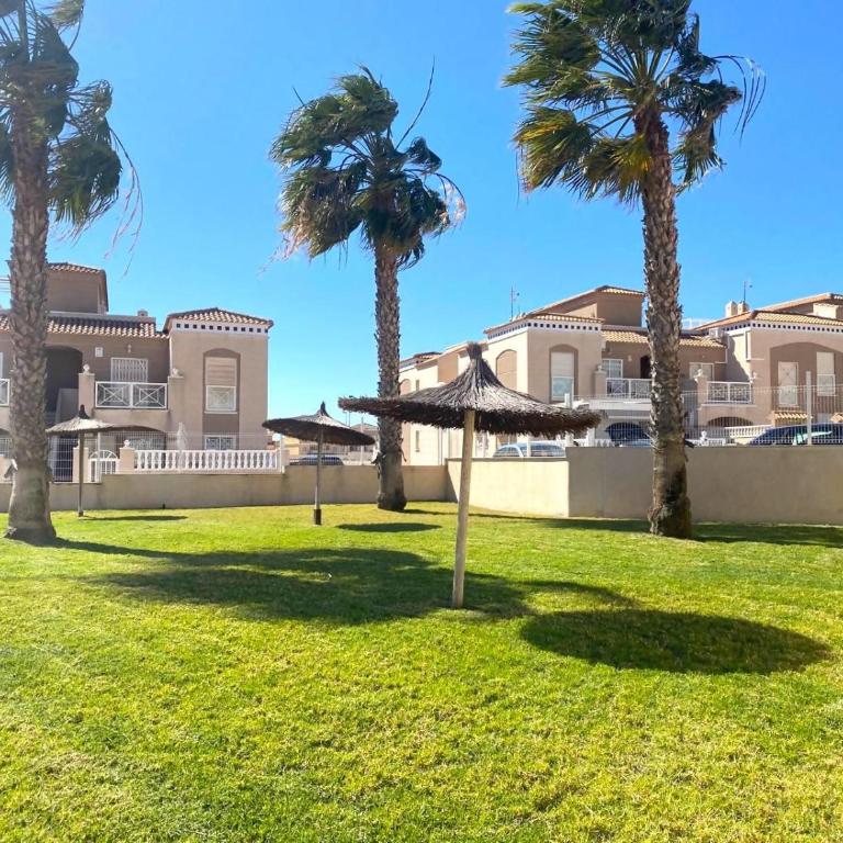 Precioso duplex en Torrevieja - Two-Bedroom Apartment - 26