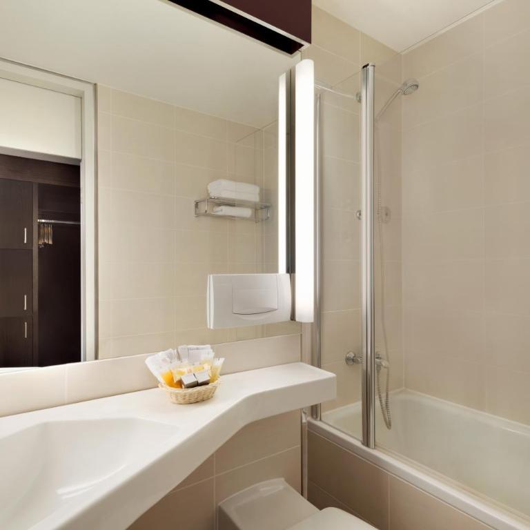 Ramada Nürnberg Parkhotel - Chambre Lit Queen-Size - Non-Fumeurs - 4