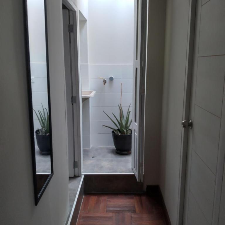 Central, cozy & self-contained petfriendly apartments in the heart of Miraflores - One-Bedroom Apartment - 17