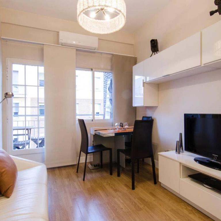 Bright Cozy - Retiro Madrid city centre - Apartment - 3